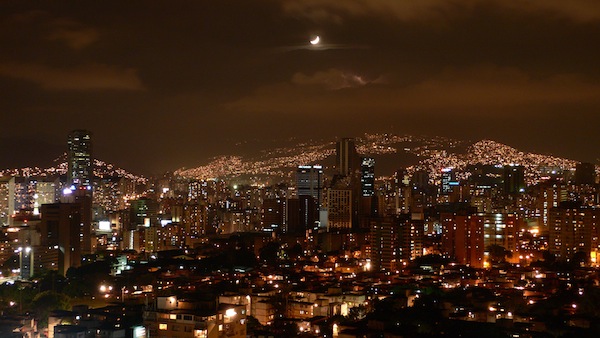 As mais belas imagens noturnas de grandes cidades do mundo