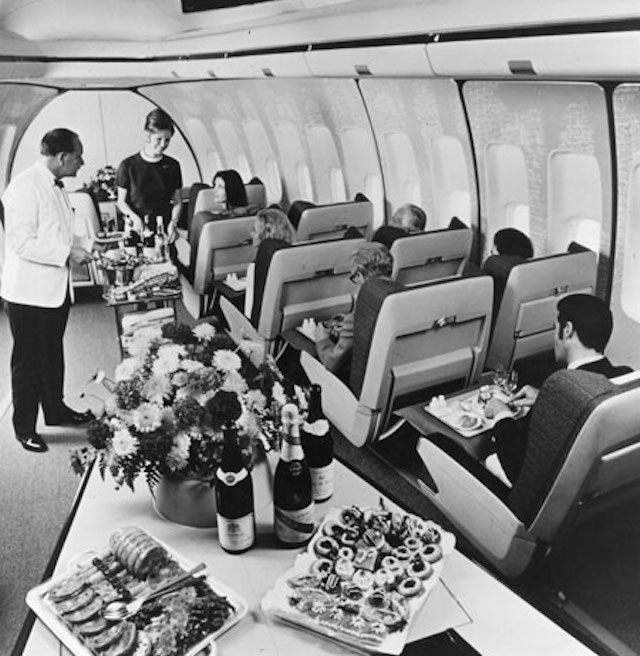 Primeira classe de um Boeing 747 - e você aí se contentando com amendoins