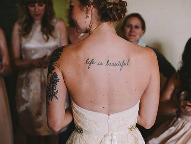 noivas-que-mostraram-suas -tatuagens-no-altar-13