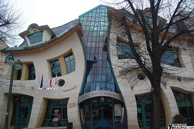 The-Crooked-House-Sopot-1