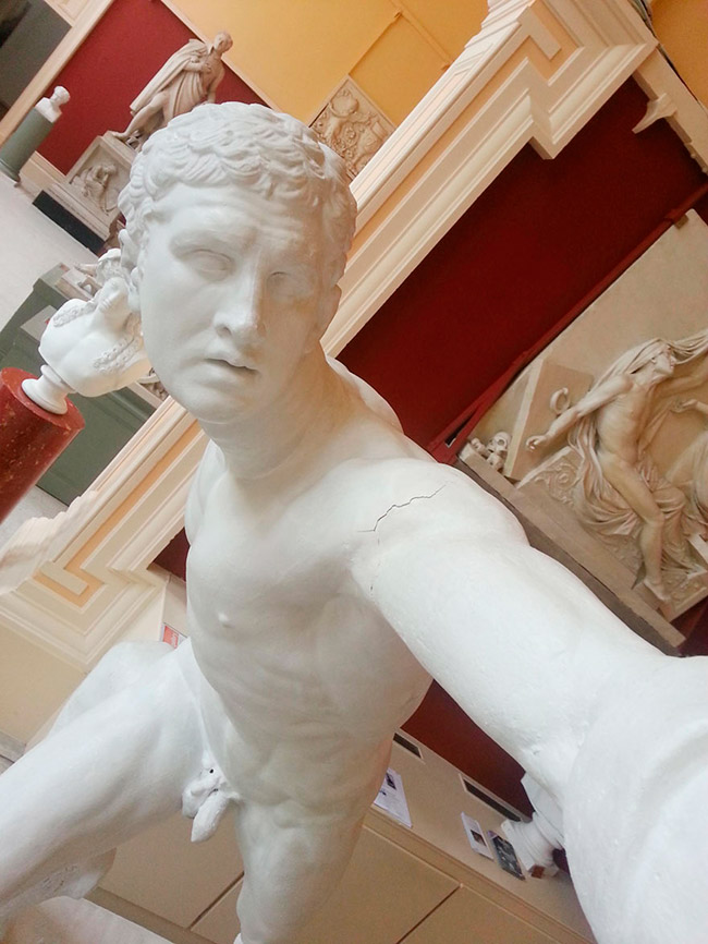 estatua-selfie-3