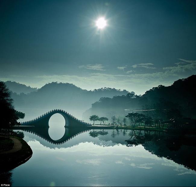 18 - Moon Bridge - Taipei, Taiwan