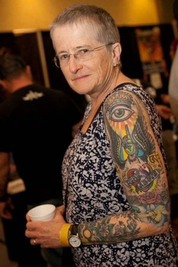 pessoas-idosas-tatuadas-18