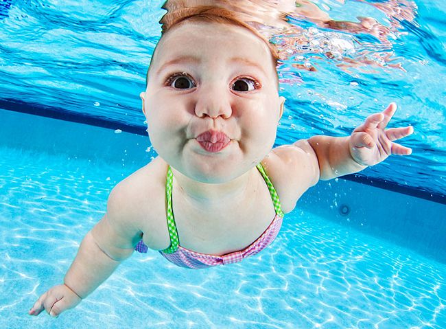 bebês-nadando-1