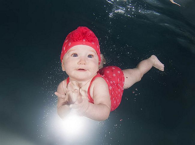 bebês-nadando-14