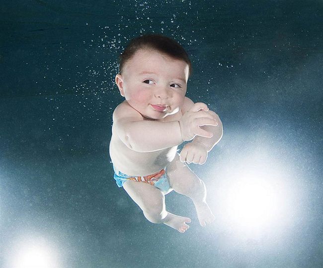 bebês-nadando-7