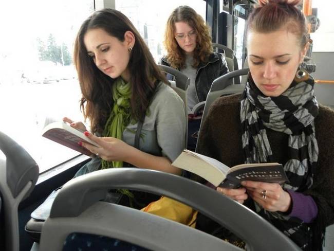passagens-gratuitas-para-passageiros-que-leem-livros-1