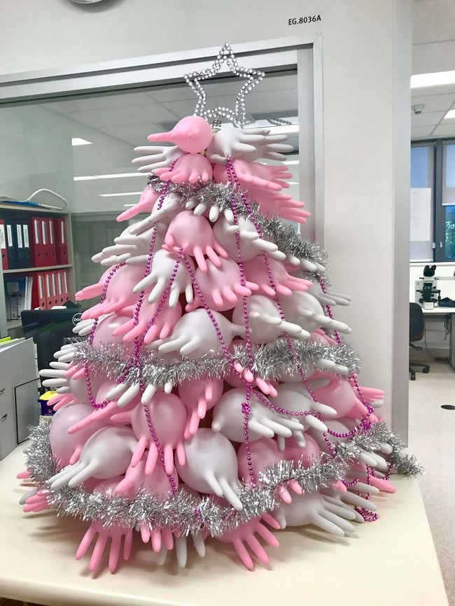 20 Árvores criadas por funcionários que deixaram o Natal mais interessante  em algumas empresas